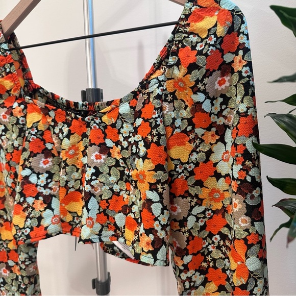 NWT Vero Moda Floral Long Sleeve Crop Top Small - Picture 2 of 4